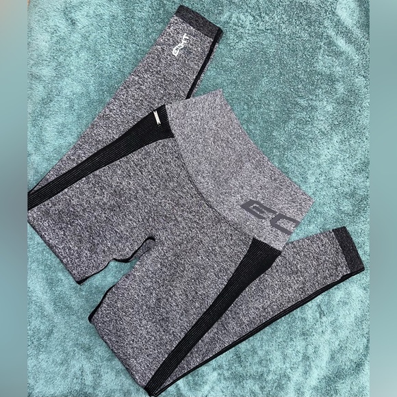 ECHT ARISE SCRUNCH LEGGINGS - Picture 1 of 3